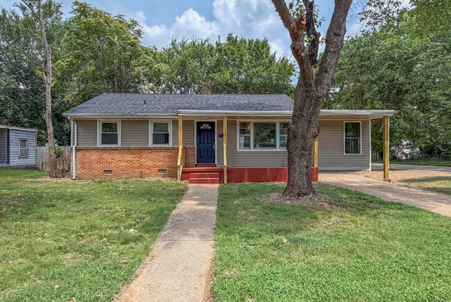 Building Photo - 2235 N Whitehill Dr