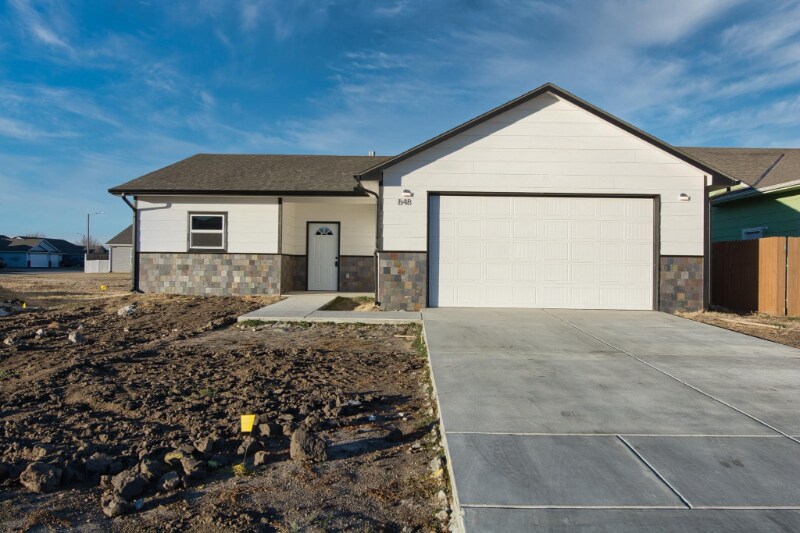 Primary Photo - 848 N Redbud Ct