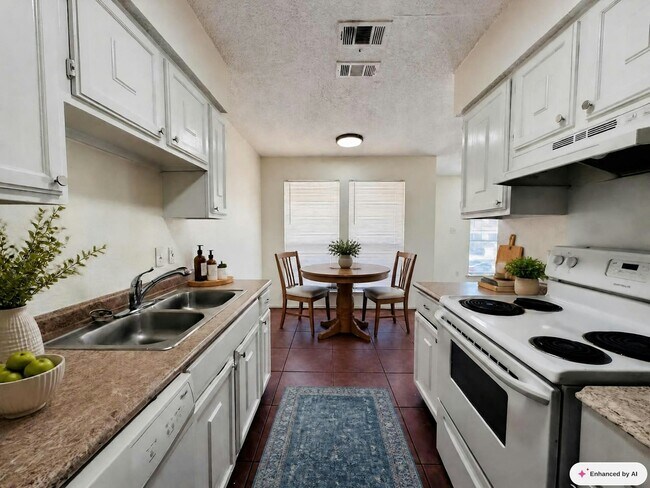 Foto del edificio - 8109 Foxfire Ln