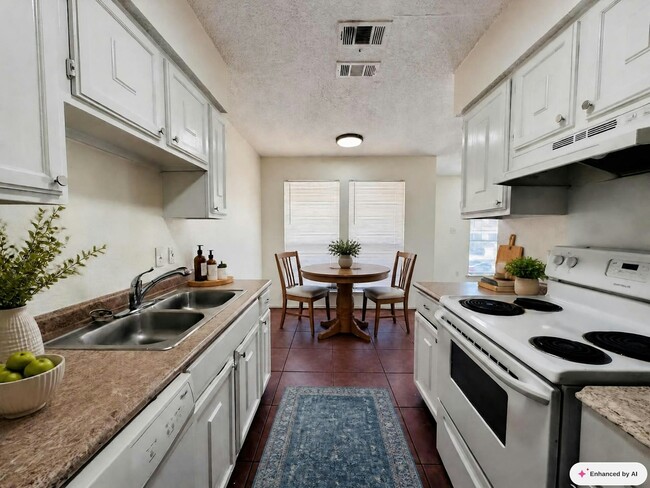 Building Photo - 8109 Foxfire Ln