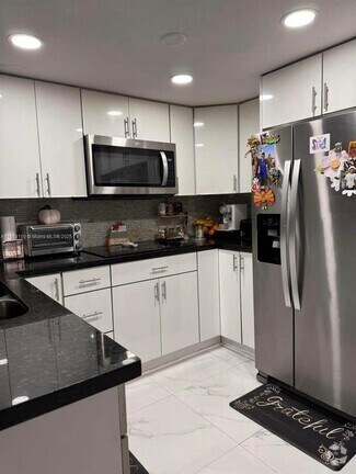 Building Photo - 5428 W 20th Ln