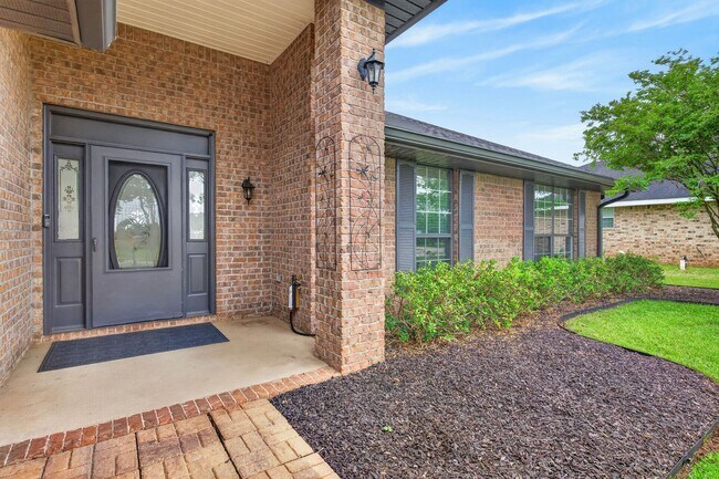 Foto del edificio - 4/2 with screened patio coming soon in Ashford Park!