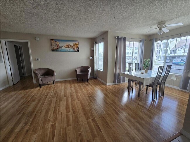 Foto del edificio - 2201 Key W Ct