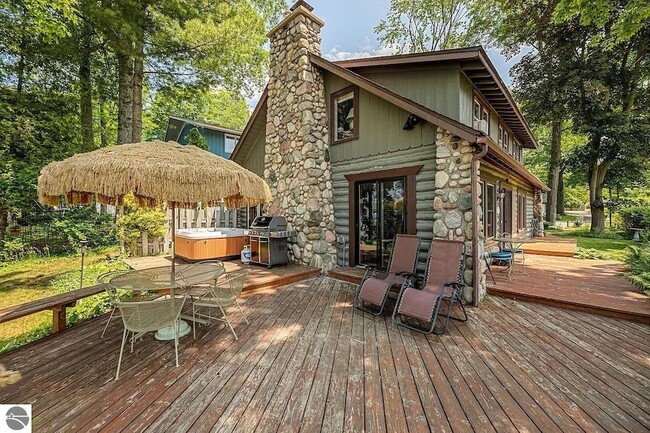 Foto del edificio - 843 N South Long Lake Rd