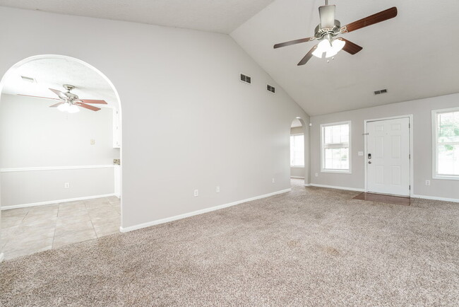 Building Photo - 1520 Julianna Dr