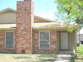 Building Photo - 381 Somerset Pl