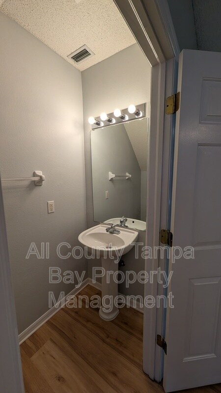 Foto del edificio - 6267 Osprey Lake Cir