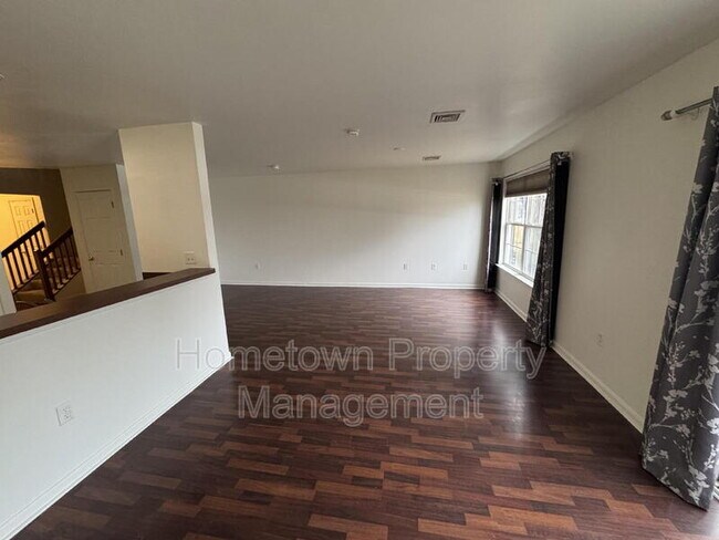 Foto del edificio - 112 Hawk Ct