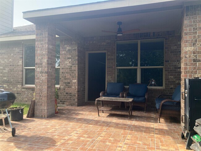 Building Photo - 110 N Hawkhurst Cir