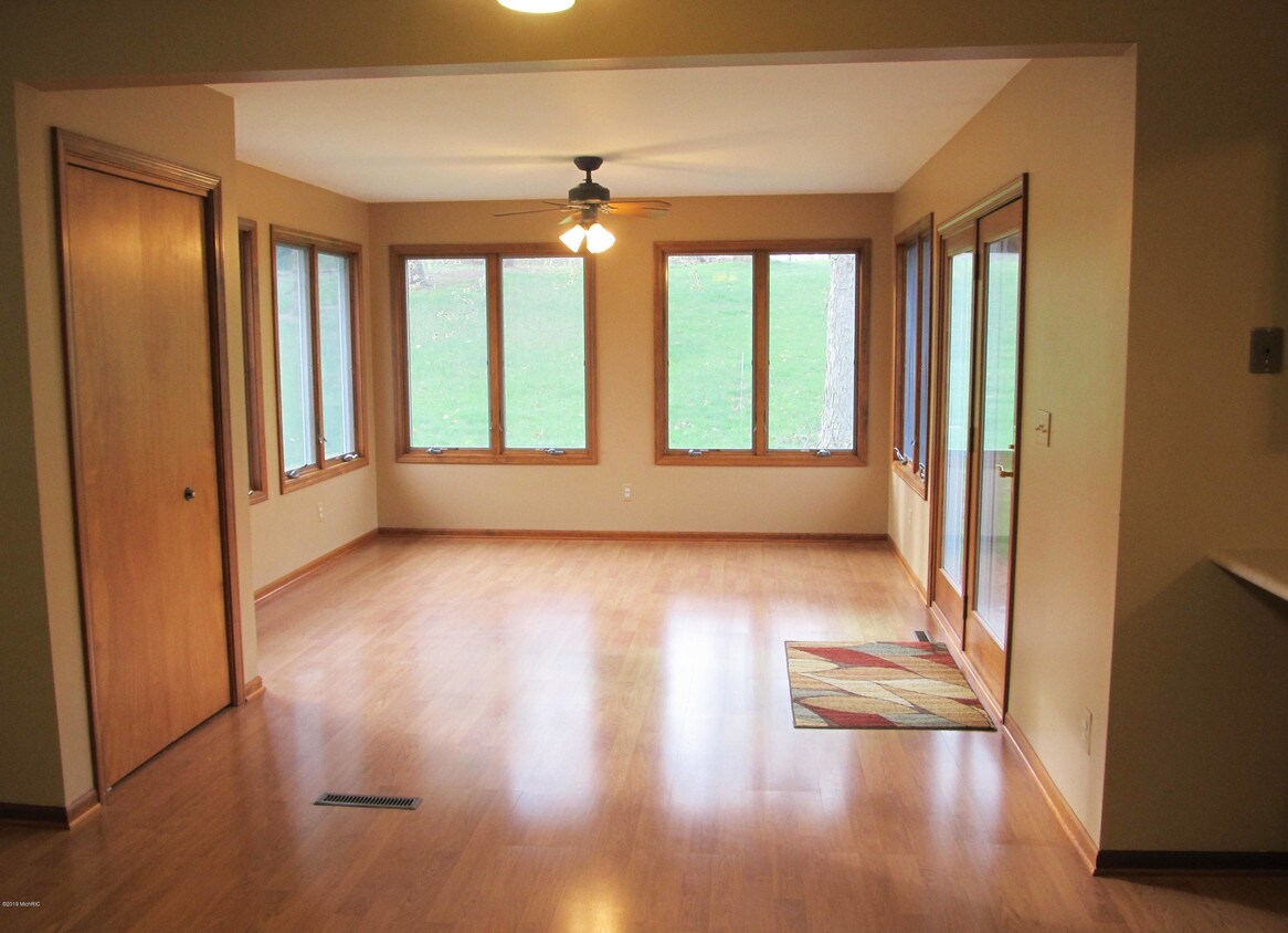 Primary Photo - 4679 Briarhill Dr