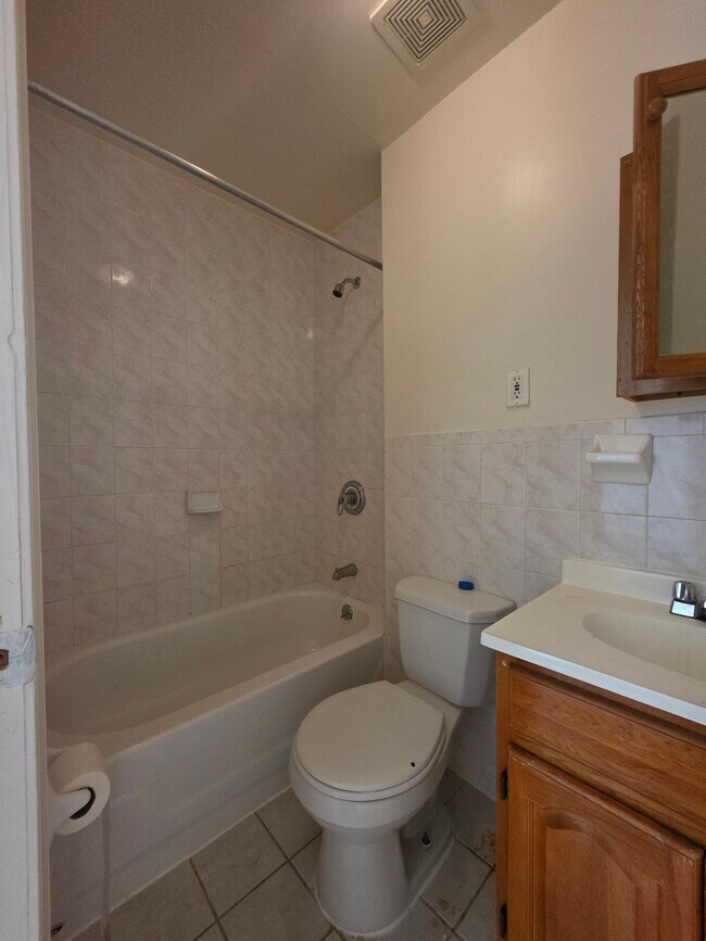 Foto del edificio - 317 E 169th St