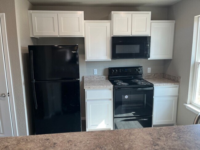 Foto del edificio - 222 W 8th St