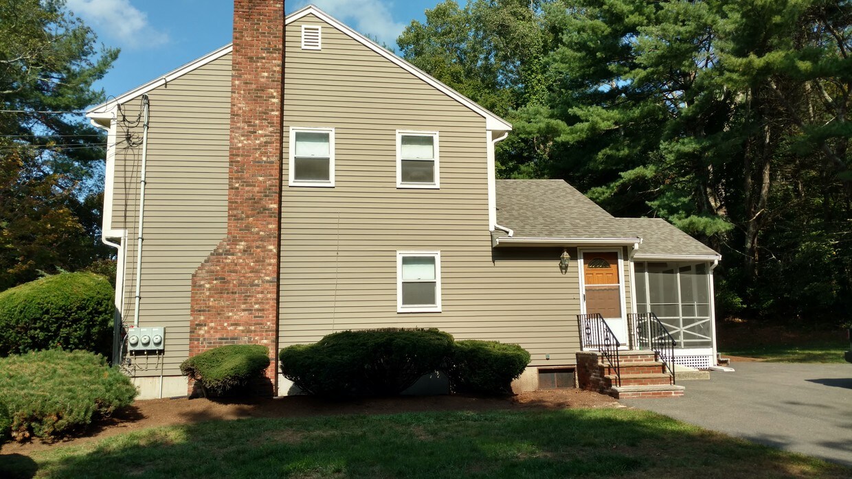 40 Boxford Rd Unit A, Rowley, MA 01969 Apartment for Rent in Rowley