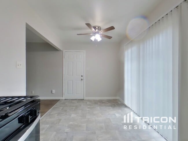 Foto del edificio - 6900 Coronation Ct