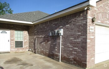 Building Photo - 7614 Novella Dr