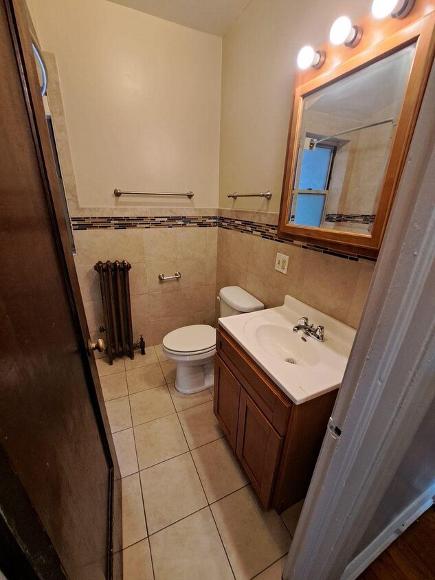 Building Photo - 1 bedroom in Chicago IL 60649