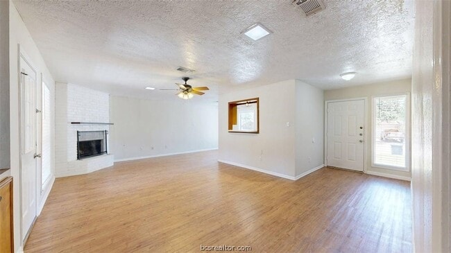 Building Photo - 2812 Adrienne Dr