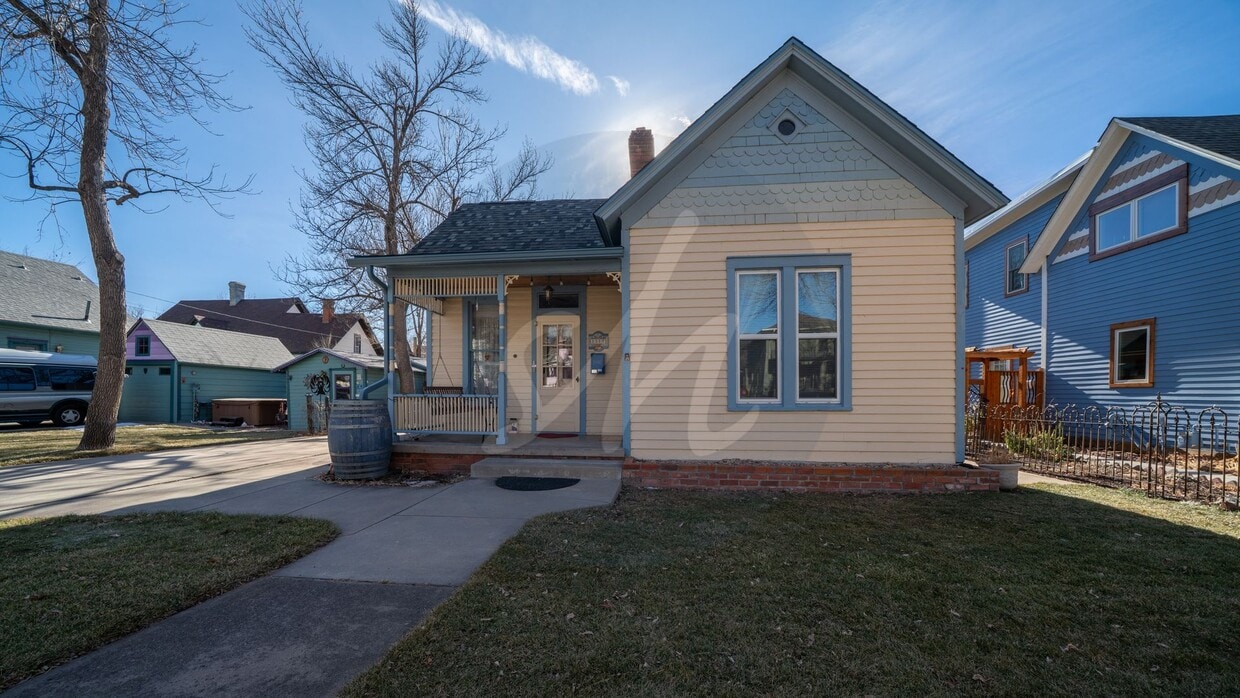 Photo - 1111 W Pikes Peak Avenue