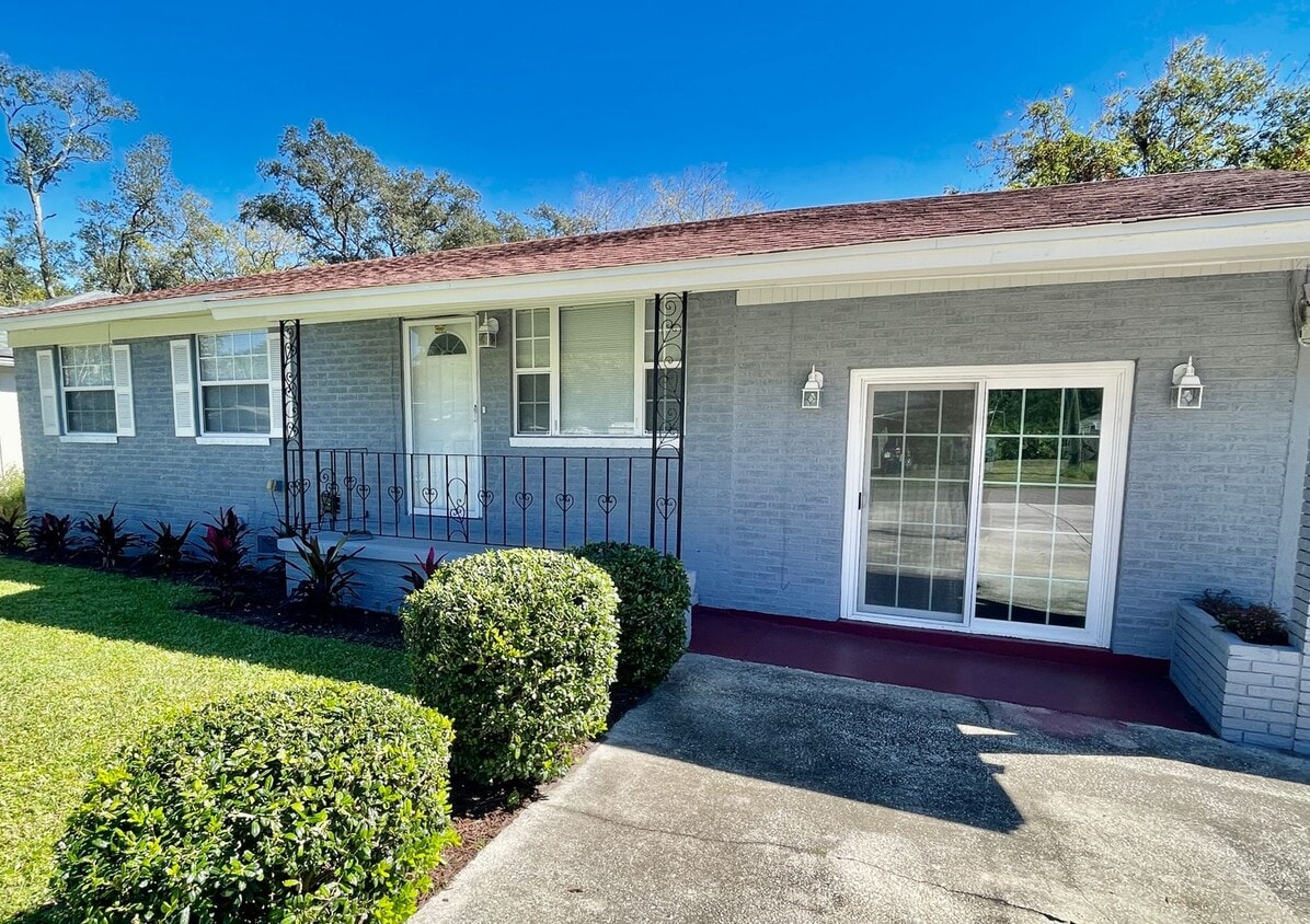 820 Division St, Fernandina Beach, FL 32034 House Rental in