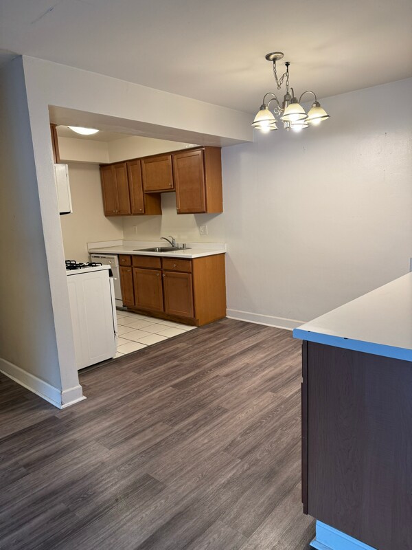 Foto del edificio - 2131 N Summit Ave