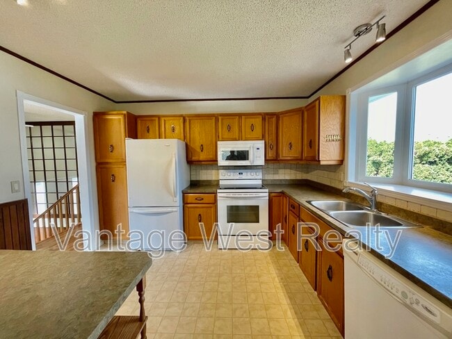 Building Photo - 170 Jupiter Ct