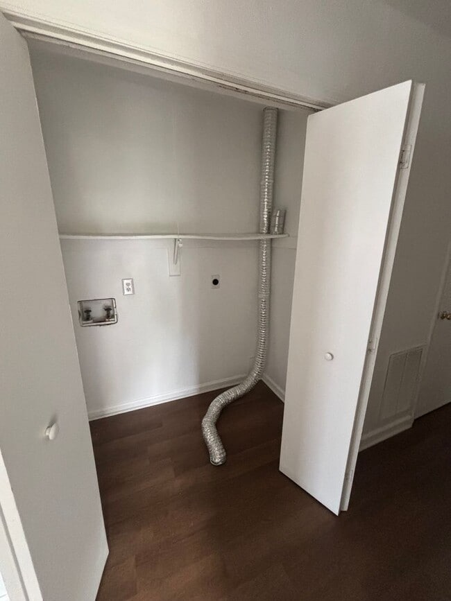 Building Photo - Forest Park Blvd, NW, 1052/1054