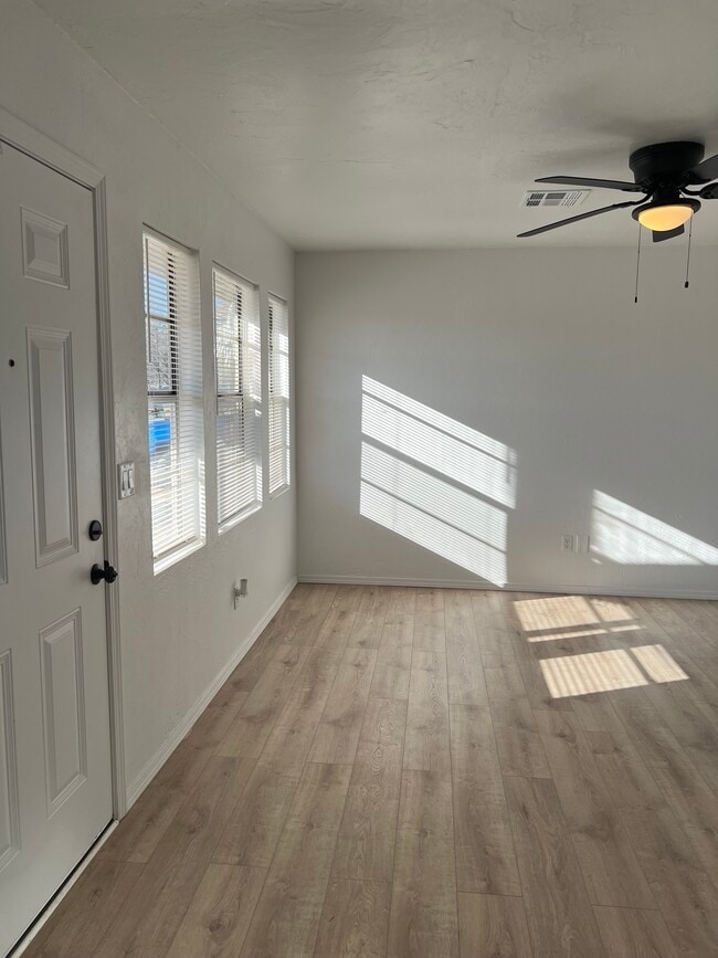 Newly updated living area - 615 S 6th St