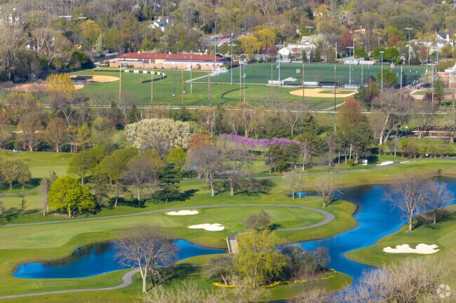 The Winnetka Public Golf Course is located a few minutes away on the Northfield border.