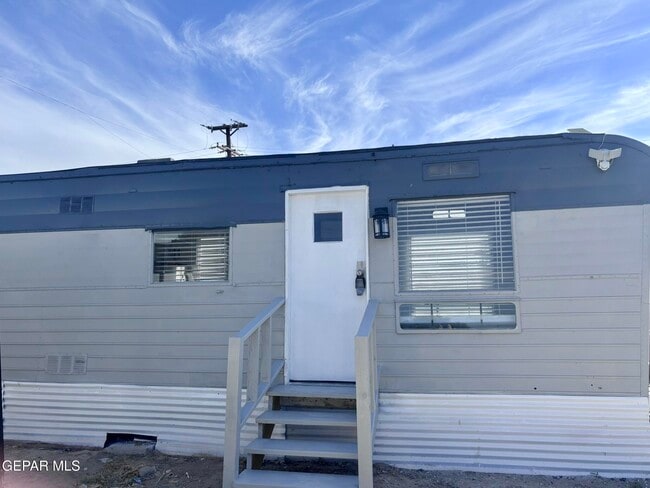 Foto del edificio - 8335 Roseway Dr