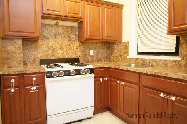 Foto del edificio - 8223 Bay Pkwy