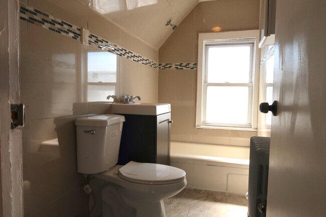 Renovated Full Bath - 142 Overlook St