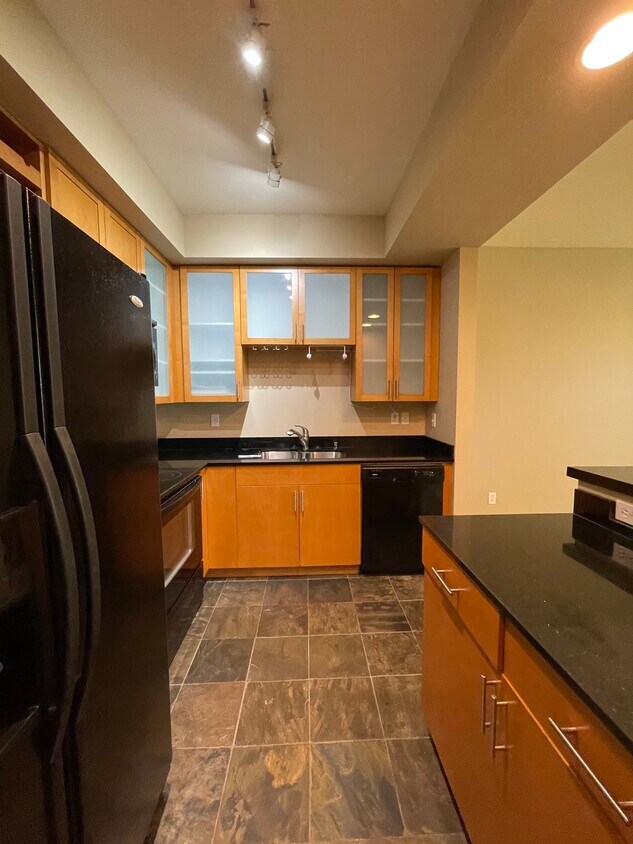 259 W Bakerview Rd Unit 305, Bellingham, WA 98226 Condo for Rent in