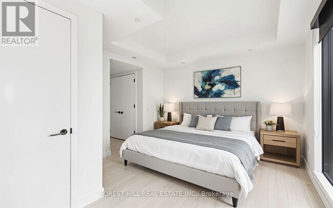 Building Photo - 505 Richmond St W