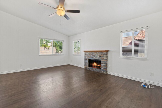 Building Photo - Updated 3 bedroom / 2 bathroom house