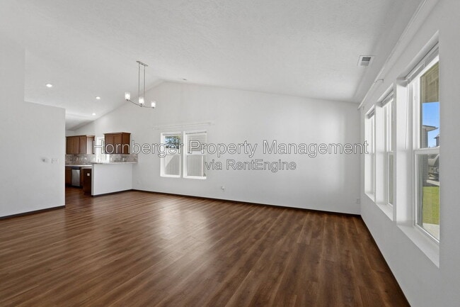 Building Photo - 10326 W Salmonberry