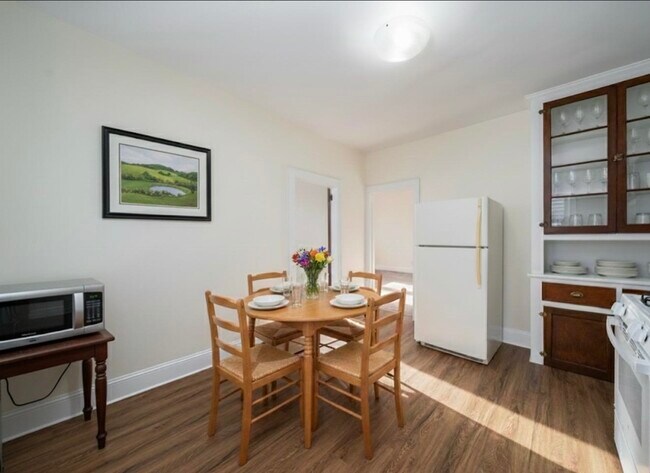 Foto del edificio - 18 E 51st St