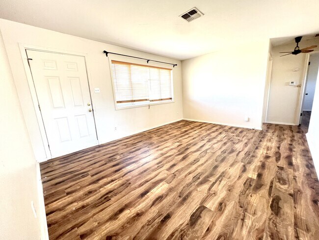 Foto del edificio - 2400 Buchanan St