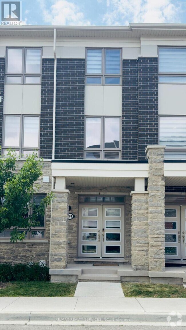Building Photo - 284-284 Lagerfeld Dr