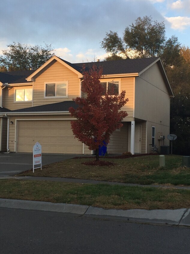 Foto del edificio - Close to Ft. Riley!