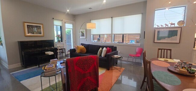 Foto del edificio - 4612 Scarbrough St
