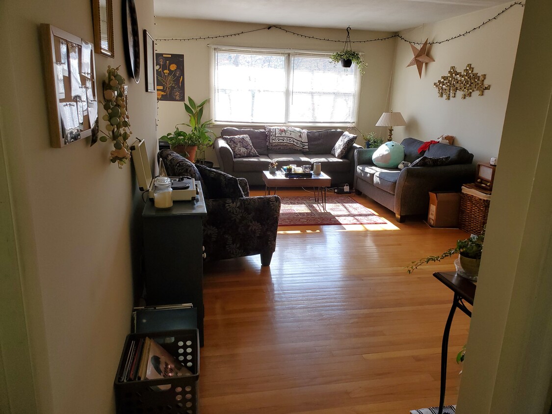 Foto principal - 144 Main St