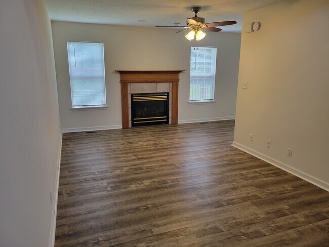 Foto del edificio - 614 Vineyards Ct