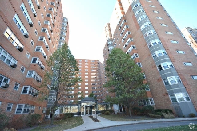 Building Photo - 4960 N Marine Dr