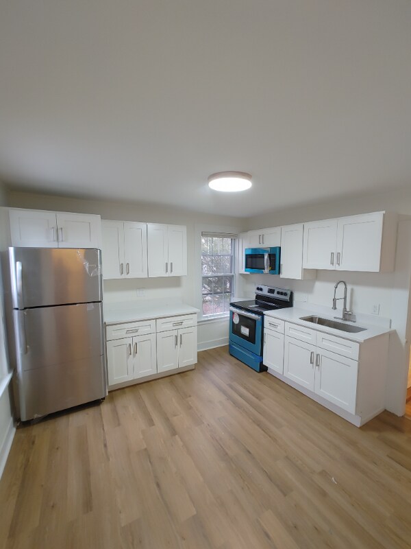 12 Myrtle St Unit 4, Manchester, CT 06040 Room for Rent in Manchester