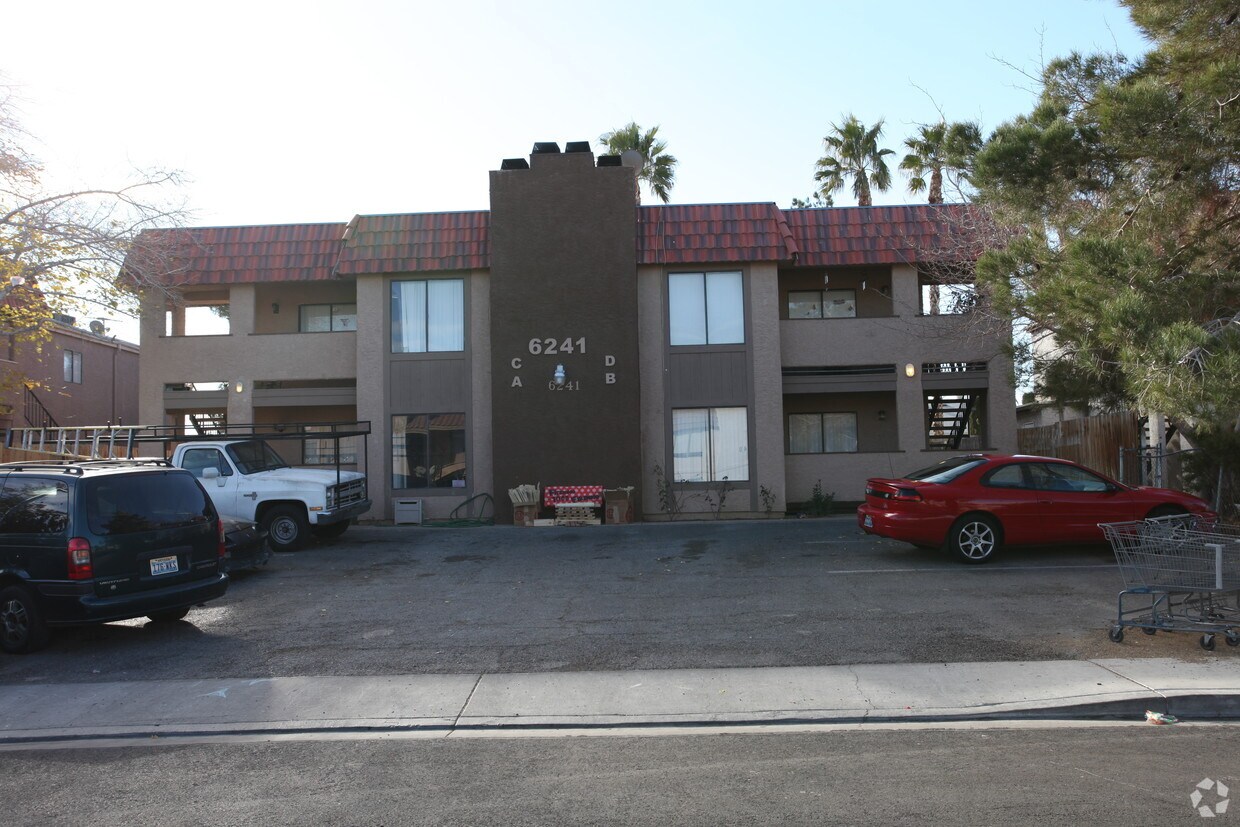 Building Photo - 6241 Bellota Dr