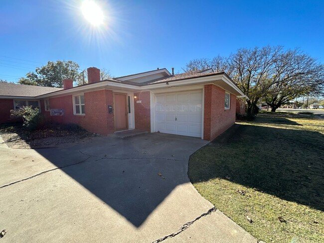 Building Photo - WBM 4303 58th Street