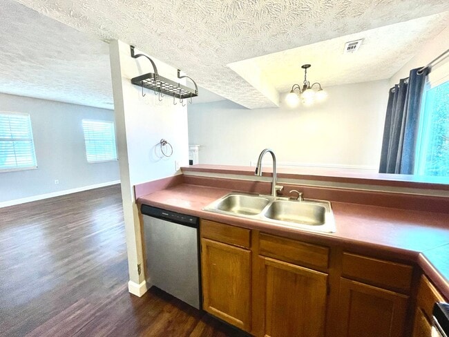 Building Photo - Beautiful 3-Bedroom Home in Prime Powell L...