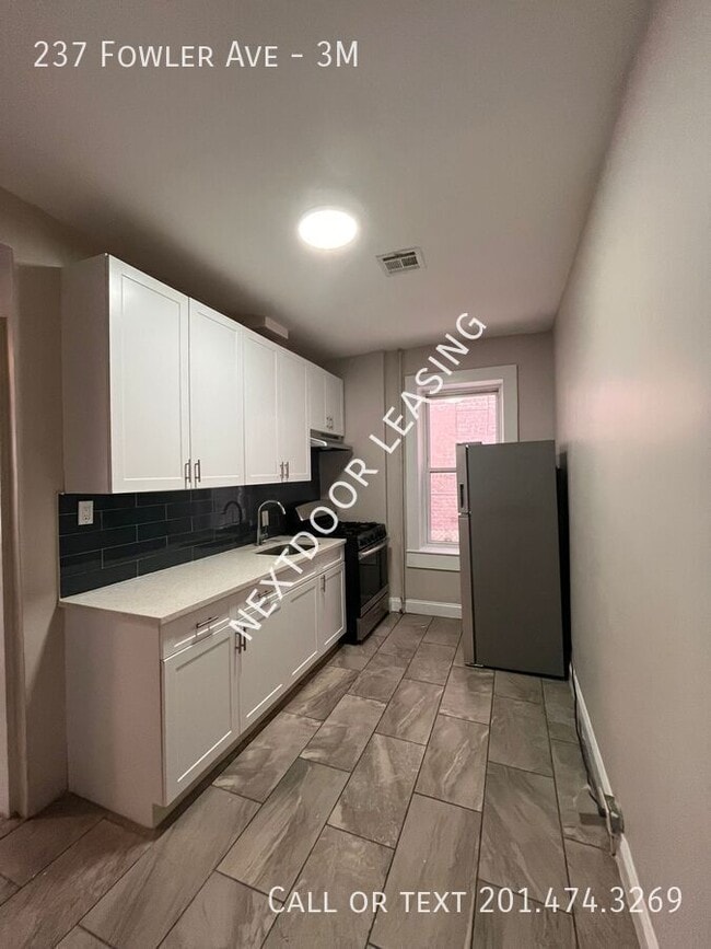 Foto del edificio - 237 Fowler Ave