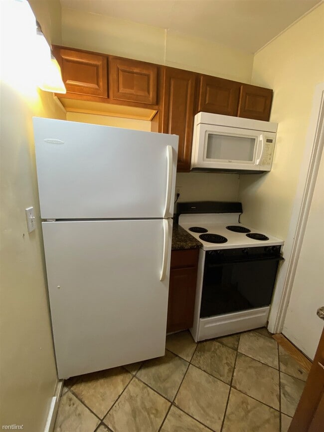 Building Photo - 2 br, 1 bath Duplex - 208 N 1st St Apt 1 # 1