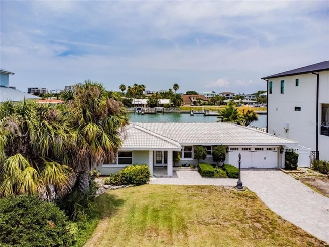 Building Photo - 2244 Donato Dr